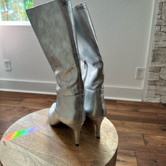 INEZ Mila Soft Silver Pointy Toe Heeled Boots sz: 9 NWOB - Picture 10 of 13